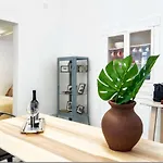 아파트 Alfama Street View 리스본