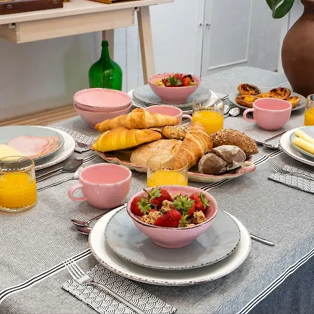 Alfama Street View *