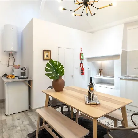 Alfama Street View Lisbona