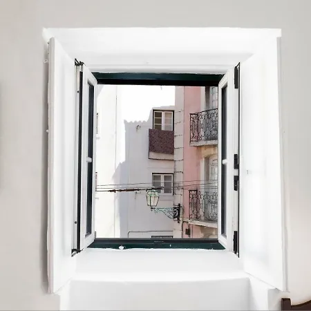 Alfama Street View * Lizbona