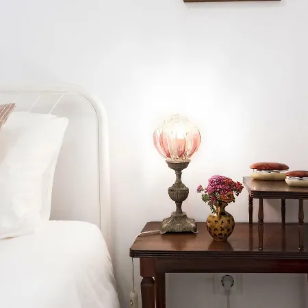 Alfama Street View Лиссабон